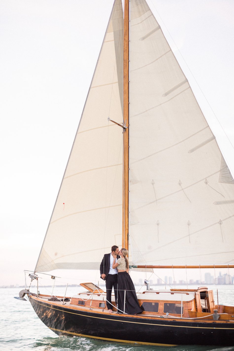 naples-luxury-sailing-engagement-photography-nautical-sailboat-engagement_1090.jpg