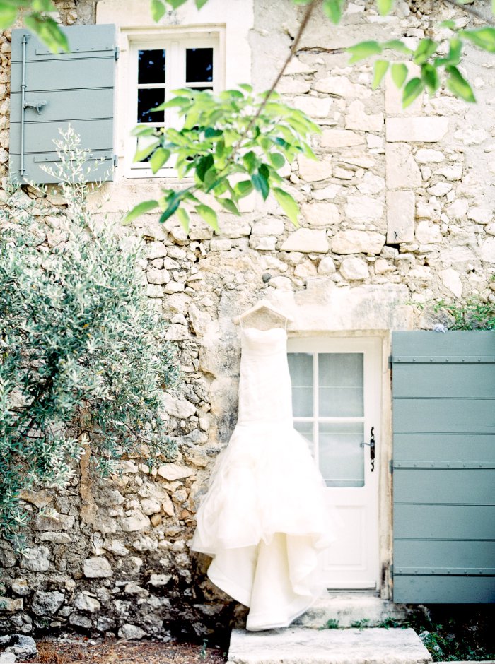 mas-de-la-rose-provence-france-destination-film-wedding-photographer-4555_07.jpg