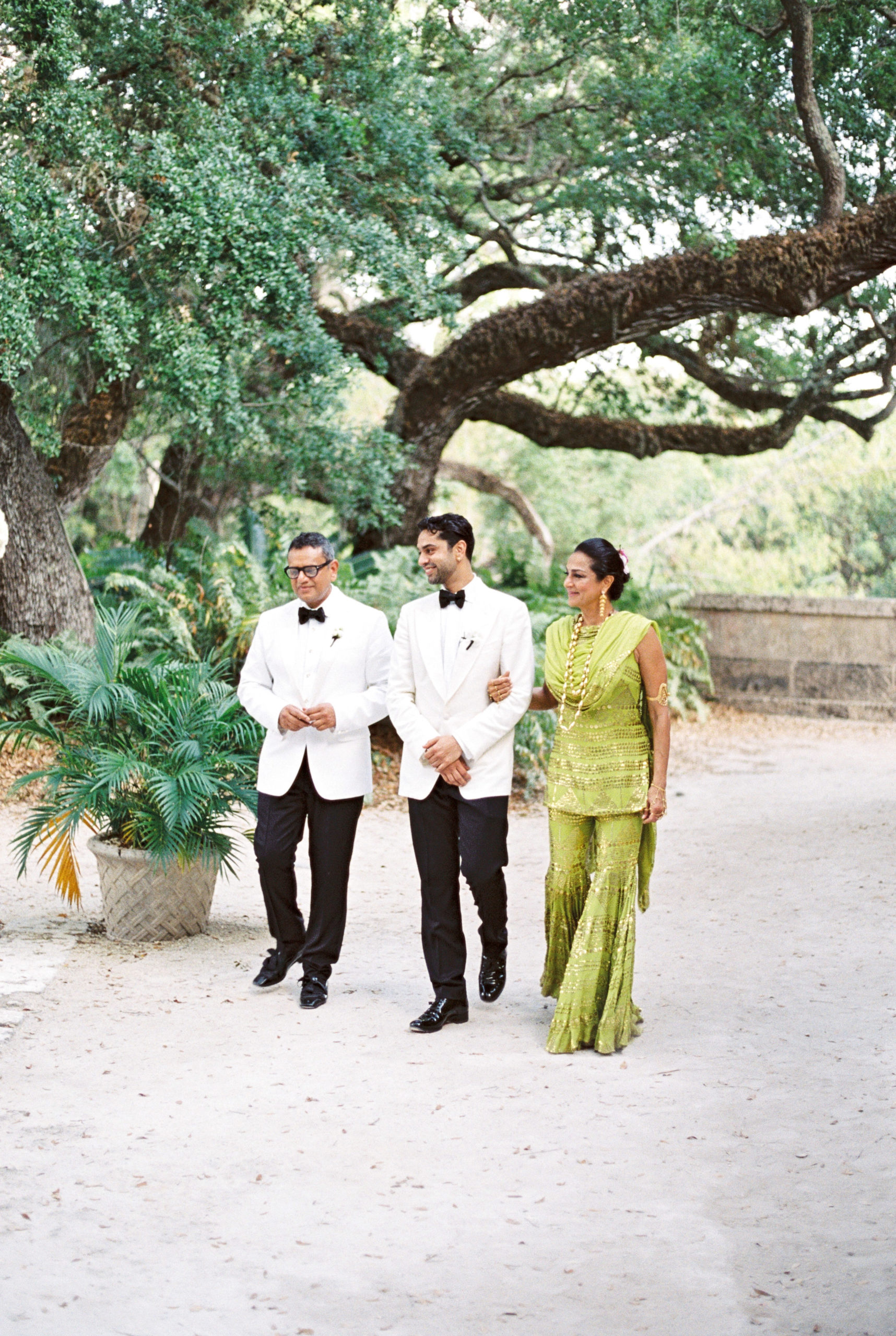 vizcaya-miami-destination-film-wedding-photographer-4443_15.jpg