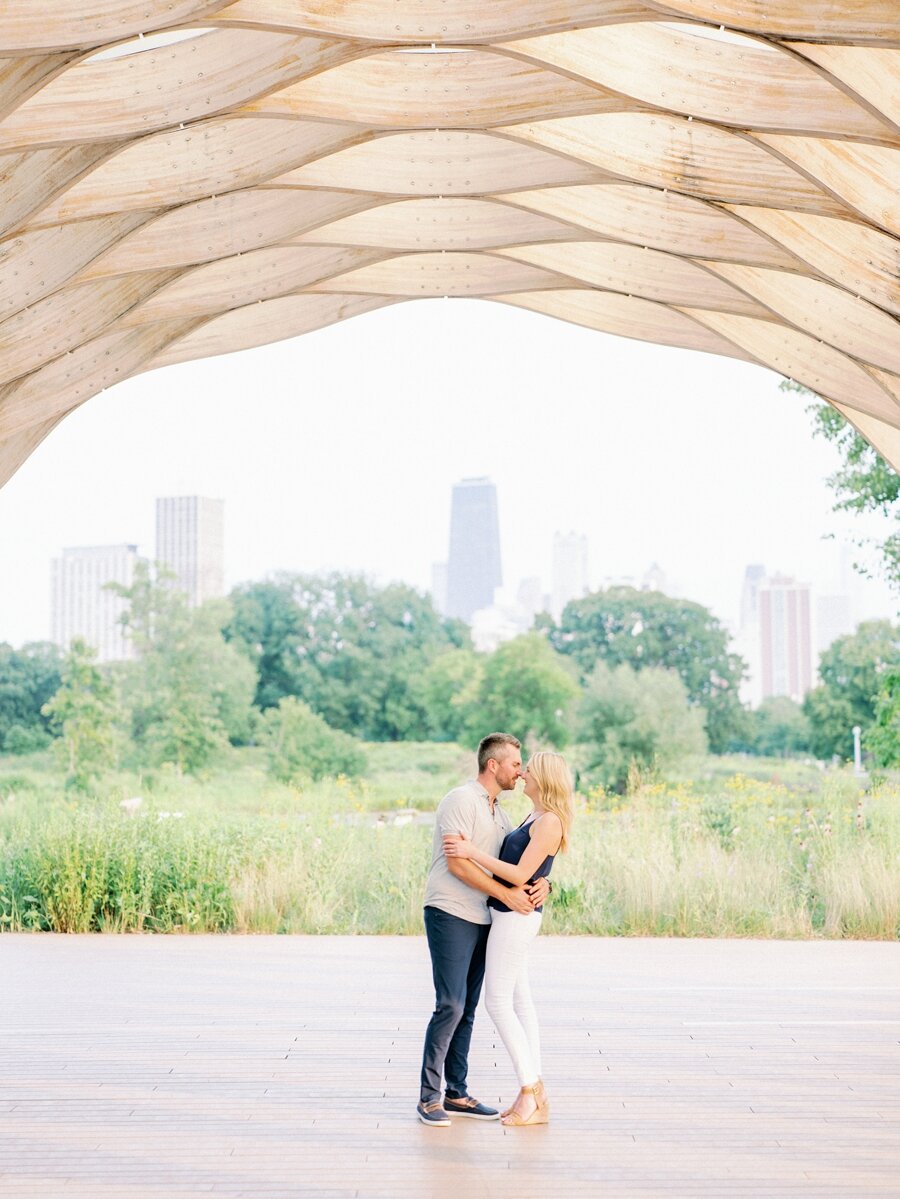 lincoln-park-engagement-chicago-wedding-photographer-hunter-ryan-photo-jc_0725.jpg