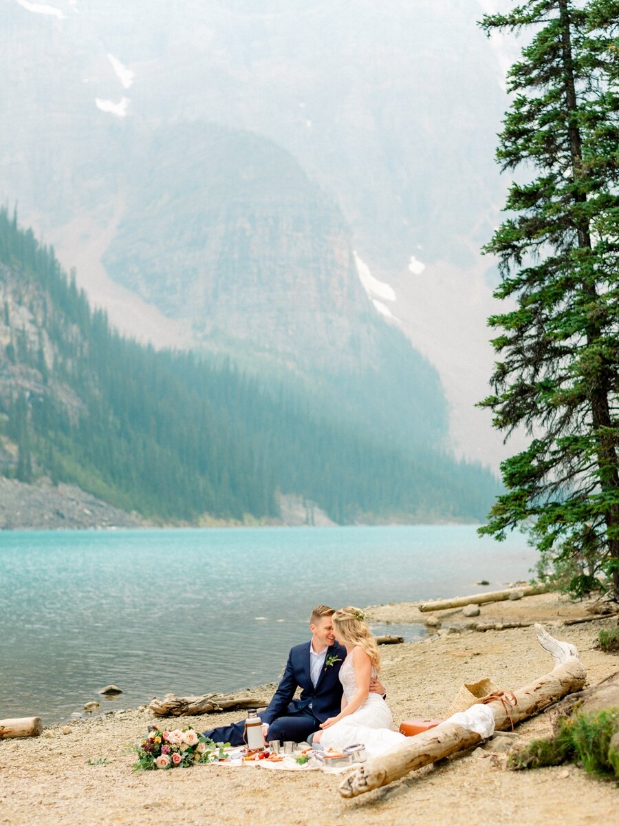 banff-canada-wedding-Moraine Lake-wedding-photographer-hunter-ryan-photo_2032.jpg