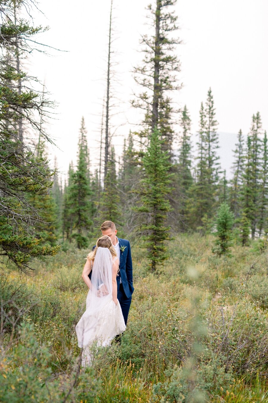 banff-canada-wedding-Moraine Lake-wedding-photographer-hunter-ryan-photo_2111.jpg