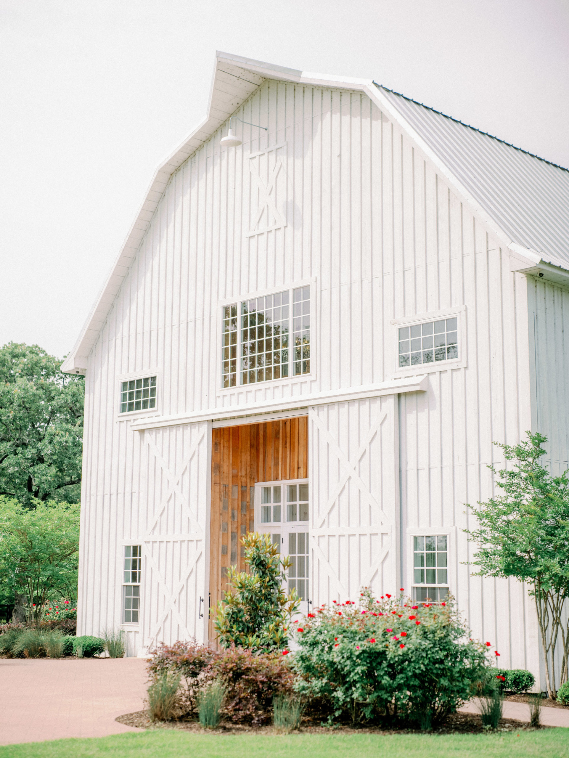 White Sparrow Barn Wedding Inspiration | Dallas, Texas Destination Wedding Photographer